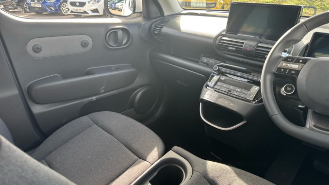 Hyundai INSTER 85kW 01 49kWh 5dr Auto Electric Hatchback - Image 14